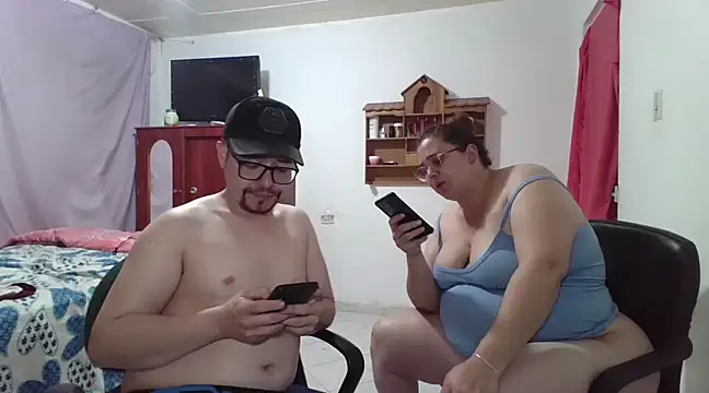 Snapshot of pecadodulce123 chatting on 02/12/25, 05:58 pecadodulce123 online show from 02/12/25, 05:58