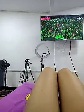 Miss balloonsmila online show from 02/06/25, 12:22