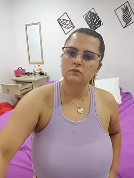 Miss balloonsmila online show from 02/17/25, 01:04