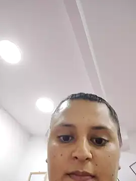 Miss balloonsmila online show from 03/11/25, 12:22