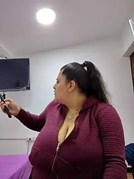 Miss balloonsmila online show from 10/19/25, 03:18