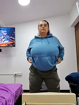 Miss balloonsmila online show from 10/23/25, 03:06