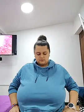 Miss balloonsmila online show from 11/23/25, 02:55