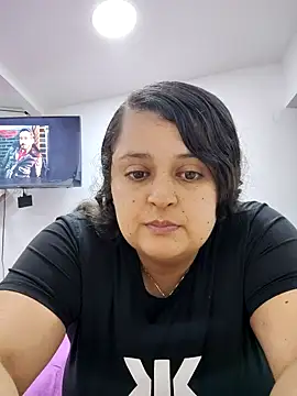 Miss balloonsmila online show from 11/24/25, 12:43