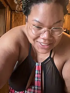 Snapshot of InterRacialFacial7296 chatting on 03/15/26, 02:01 InterRacialFacial7296 online show from 03/15/26, 02:01