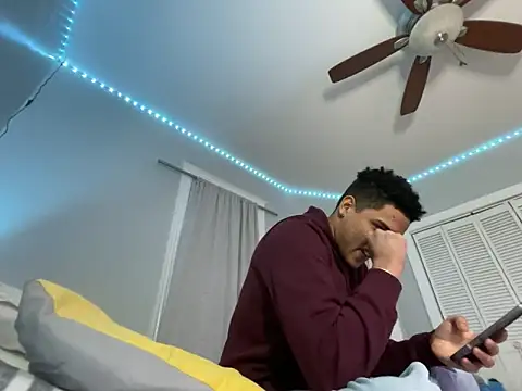 Snapshot of meunde19 chatting on 01/11/25, 01:48 meunde19 online show from 01/11/25, 01:48