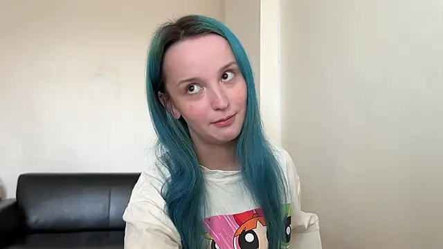 bumble bee online show from 01/01/25, 10:00