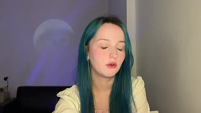 bumble bee online show from 01/03/25, 01:03