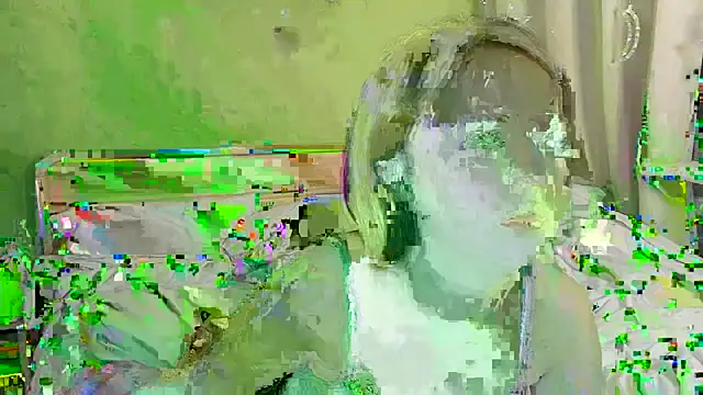 bumble bee online show from 02/20/26, 01:11