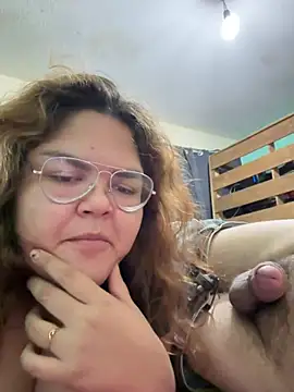 Snapshot of gamelby chatting on 12/18/24, 01:05 gamelby online show from 12/18/24, 01:05