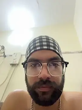 Arsh Loves Luv online show from 04/23/26, 01:13