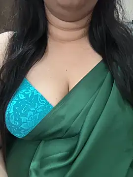 Snapshot of Akhi_Akshaya chatting on 12/18/24, 09:25 Akhi Akshaya online show from 12/18/24, 09:25