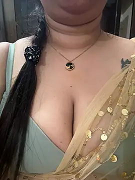 Snapshot of Akhi_Akshaya chatting on 12/27/24, 09:11 Akhi Akshaya online show from 12/27/24, 09:11