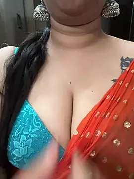 Snapshot of Akhi_Akshaya chatting on 01/08/25, 09:12 Akhi Akshaya online show from 01/08/25, 09:12