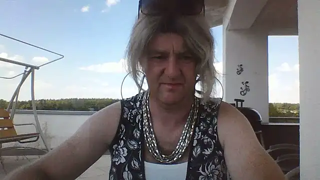 Snapshot of sexynadinets89 chatting on 06/19/26, 10:52 sexynadinets89 online show from 06/19/26, 10:52