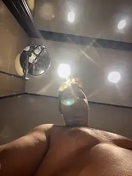 SecretlyDD online show from 03/04/25, 04:27