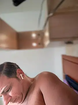 SecretlyDD online show from 02/17/26, 09:50