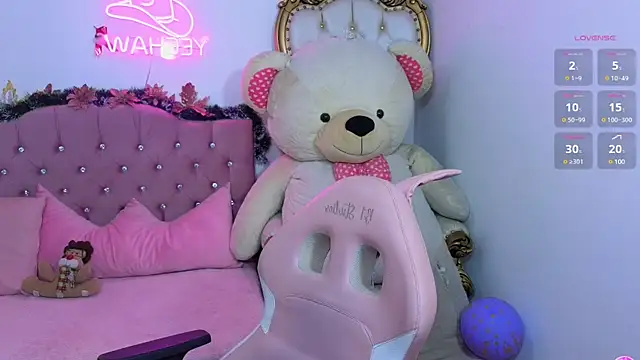 Snapshot of Emilly_tay chatting on 12/29/24, 06:24 Emilly tay online show from 12/29/24, 06:24