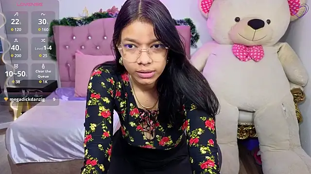 Snapshot of Emilly_tay chatting on 01/10/25, 11:11 Emilly tay online show from 01/10/25, 11:11