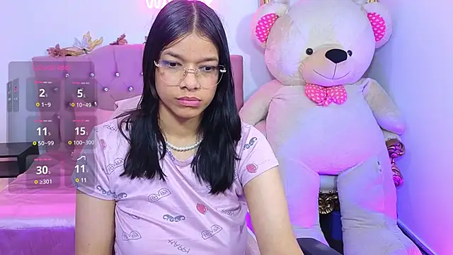 Snapshot of Emilly_tay chatting on 01/13/25, 05:55 Emilly tay online show from 01/13/25, 05:55