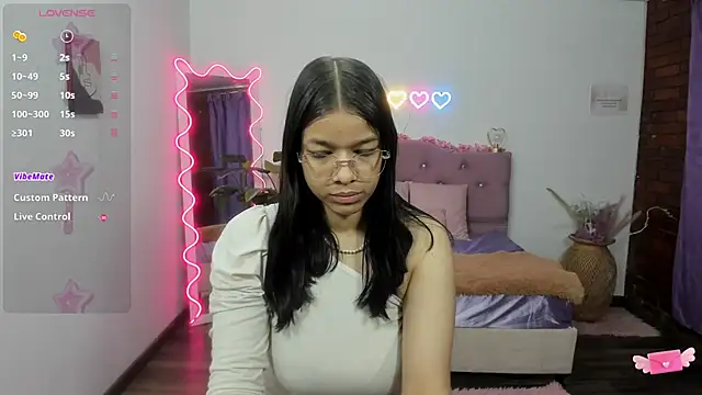 Snapshot of Emilly_tay chatting on 02/11/25, 11:54 Emilly tay online show from 02/11/25, 11:54