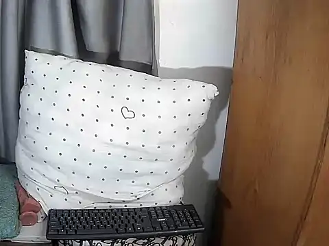 Browncaramel1999 online show from 05/14/26, 09:54