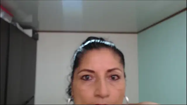 arianna ros3 online show from 10/02/25, 03:41