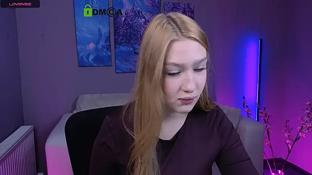 Snapshot of playful_sophie chatting on 11/16/25, 08:25 playful sophie online show from 11/16/25, 08:25