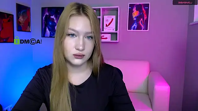 Snapshot of playful_sophie chatting on 12/05/25, 10:13 playful sophie online show from 12/05/25, 10:13