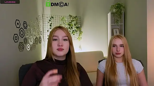 Snapshot of playful_sophie chatting on 02/03/26, 02:53 playful sophie online show from 02/03/26, 02:53