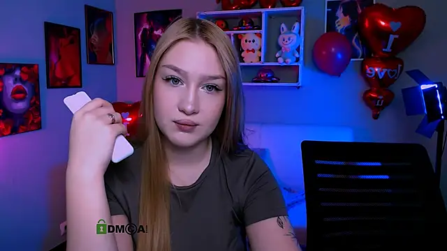 Snapshot of playful_sophie chatting on 02/19/26, 08:16 playful sophie online show from 02/19/26, 08:16