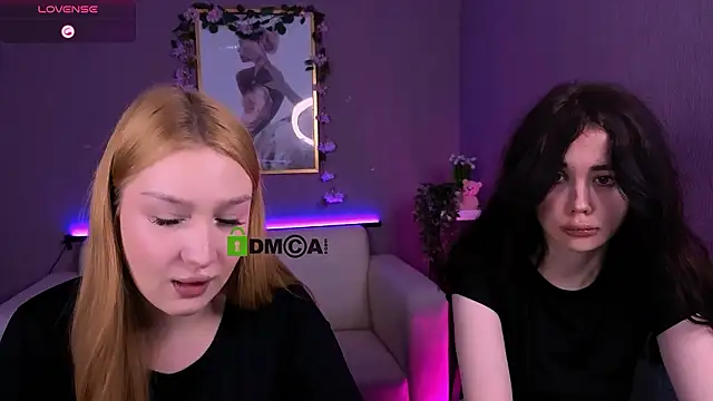 Snapshot of playful_sophie chatting on 02/21/26, 08:43 playful sophie online show from 02/21/26, 08:43