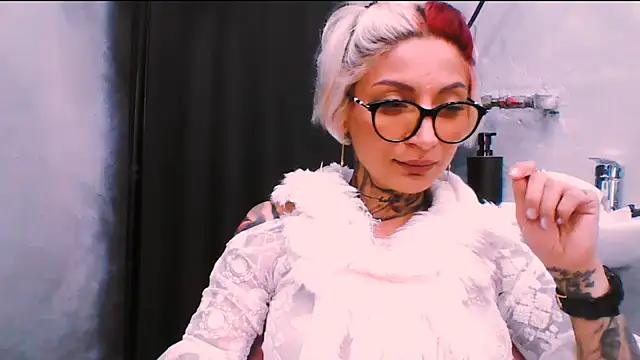 Lucky Deniz online show from 11/22/25, 11:31