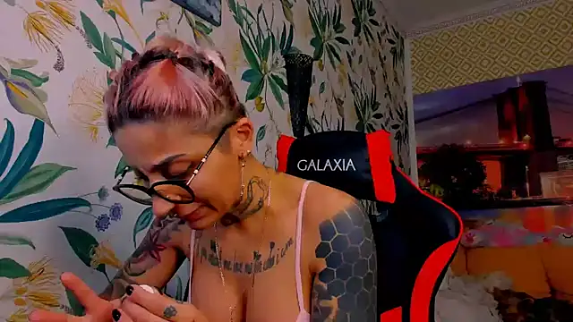 Lucky Deniz online show from 12/15/25, 09:08