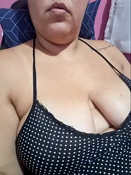 Paolaa hoot online show from 03/22/25, 09:53