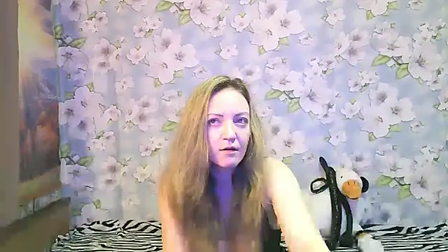 Snapshot of KattyLuuu chatting on 09/12/25, 08:53 KattyLuuu online show from 09/12/25, 08:53