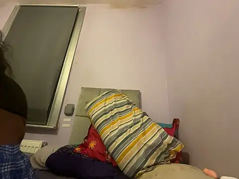 Snapshot of LavenderBuxton chatting on 01/07/25, 08:21 LavenderBuxton online show from 01/07/25, 08:21