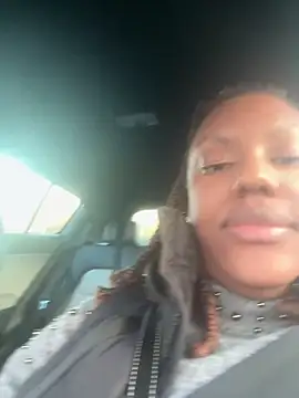 Snapshot of LavenderBuxton chatting on 02/28/25, 04:31 LavenderBuxton online show from 02/28/25, 04:31