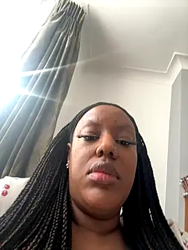 Snapshot of LavenderBuxton chatting on 10/24/25, 01:07 LavenderBuxton online show from 10/24/25, 01:07