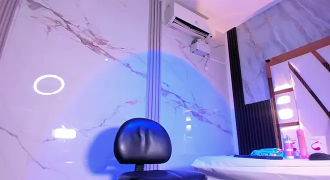 amber diior online show from 11/13/25, 01:48