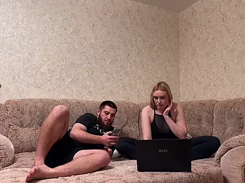 Snapshot of AzallandRoom chatting on 11/25/25, 04:07 AzallandRoom online show from 11/25/25, 04:07