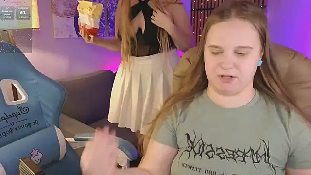 Snapshot of Ellie_Wellie chatting on 02/06/25, 06:02 Ellie Wellie online show from 02/06/25, 06:02