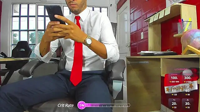 Snapshot of Hideintheoffice chatting on 12/19/24, 11:29 Hideintheoffice online show from 12/19/24, 11:29