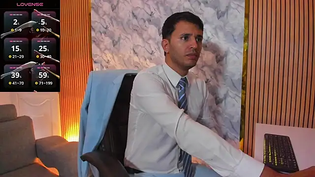 Snapshot of Hideintheoffice chatting on 10/08/25, 11:30 Hideintheoffice online show from 10/08/25, 11:30