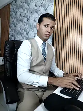 Hideintheoffice online show from 03/18/26, 12:30