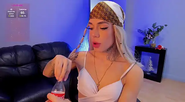 Snapshot of Camillesanto chatting on 01/02/25, 11:49 Camillesanto online show from 01/02/25, 11:49