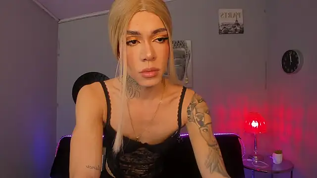 Snapshot of Camillesanto chatting on 03/18/25, 08:48 Camillesanto online show from 03/18/25, 08:48