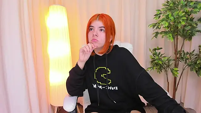 Snapshot of Maddy_bennet chatting on 02/19/25, 07:17 Maddy bennet online show from 02/19/25, 07:17