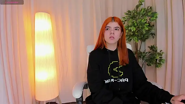 Snapshot of Maddy_bennet chatting on 02/26/25, 04:25 Maddy bennet online show from 02/26/25, 04:25