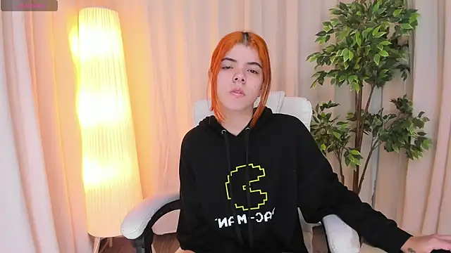 Snapshot of Maddy_bennet chatting on 02/27/25, 10:26 Maddy bennet online show from 02/27/25, 10:26